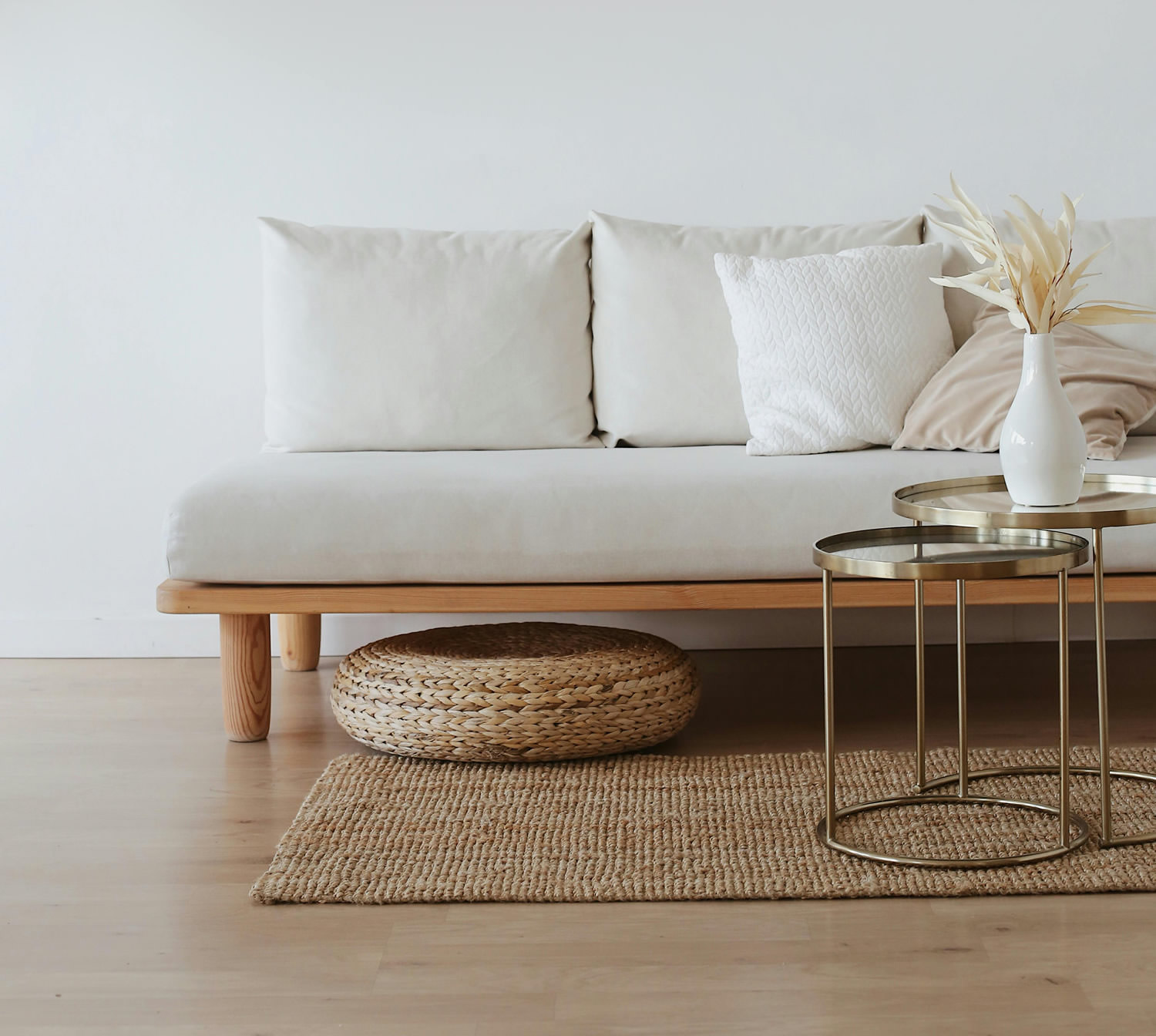 SCANDINAVIAN SERENITY: Minimalistic Summer Interiors